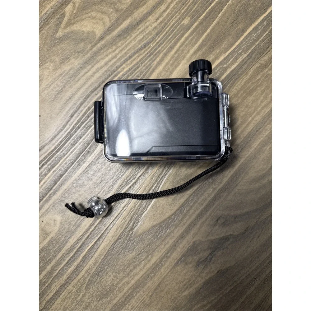 35mm Underwater Camera Black Focus Free 28mm Lens Vintage Retro Style Reusable